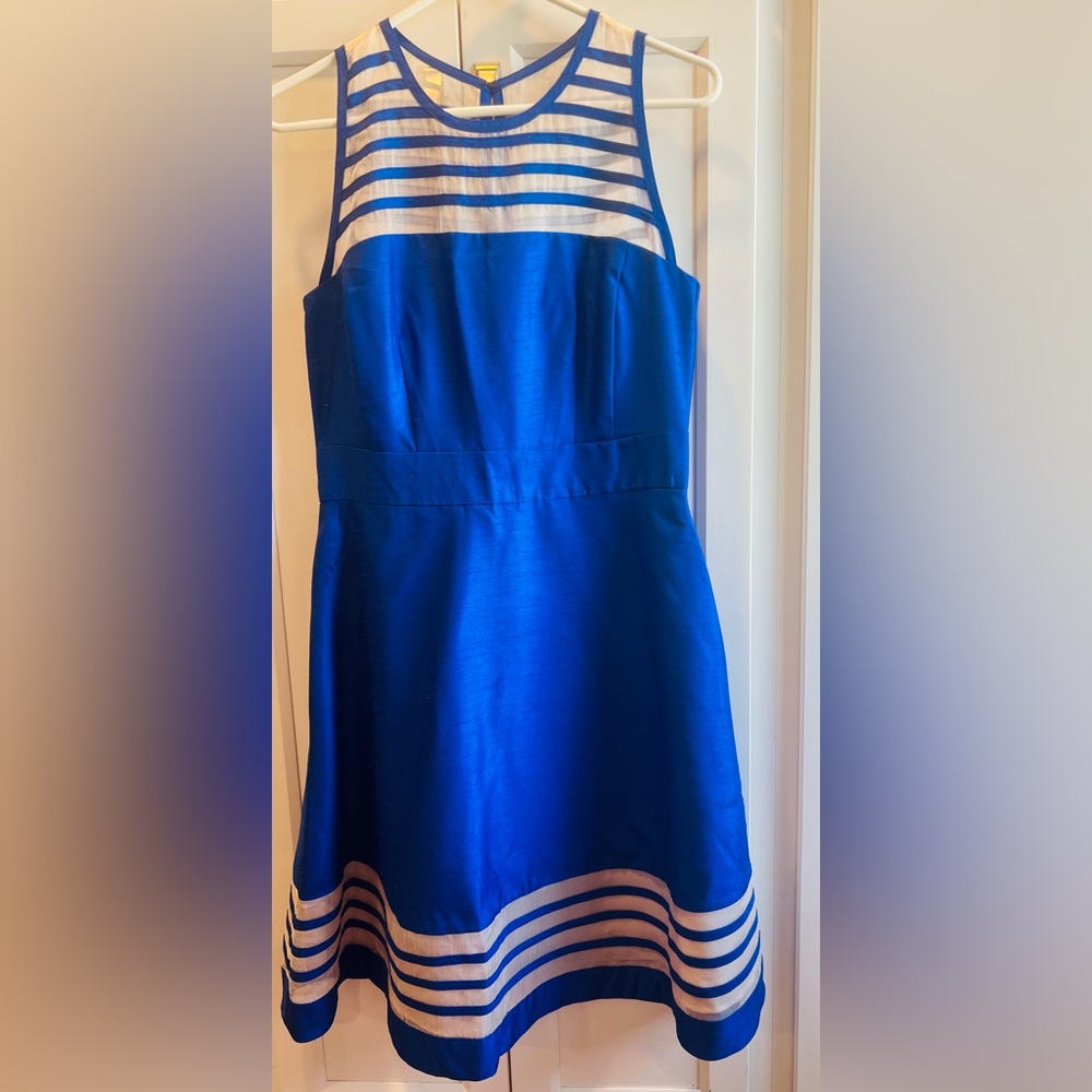 JUST TAYLOR  Blue Silk dress. Sheer shoulder and neck.  Sz 8. Shape slimming.